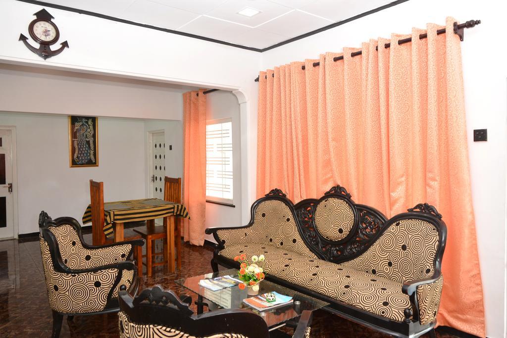 Royal Residence Negombo Esterno foto