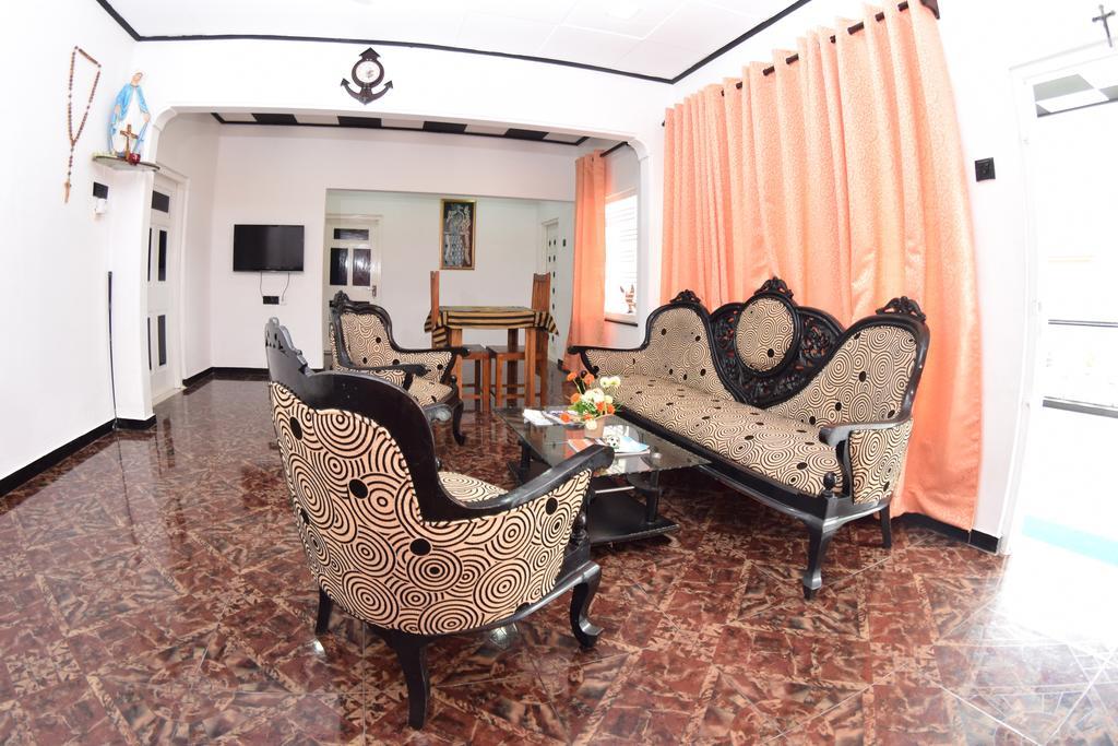 Royal Residence Negombo Esterno foto